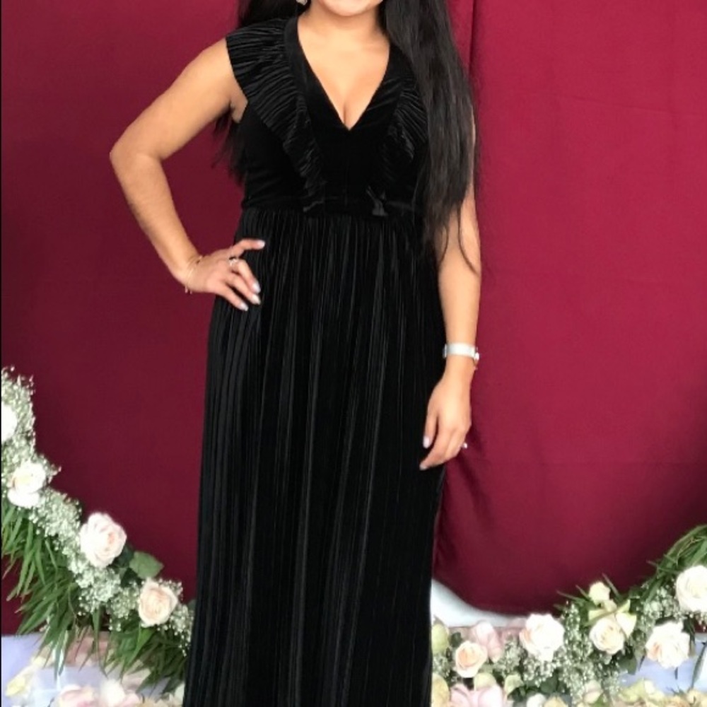 BCBGeneration velvet dress, size 6, black